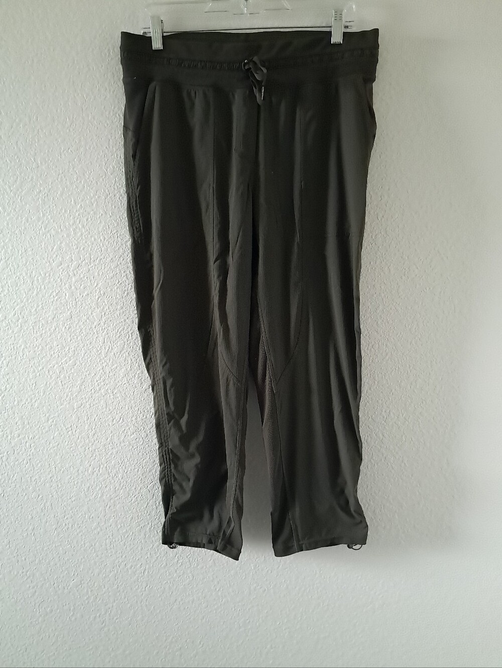 Lululemon Dance Studio Crop Pant 25" Green Size 10 Gym Workout Fitness